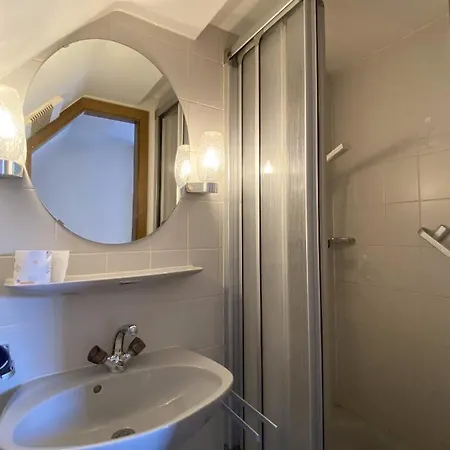 Hotell & 3*