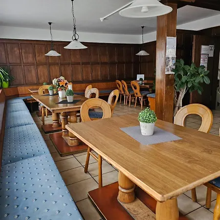 Hotel&hostel Hotel *